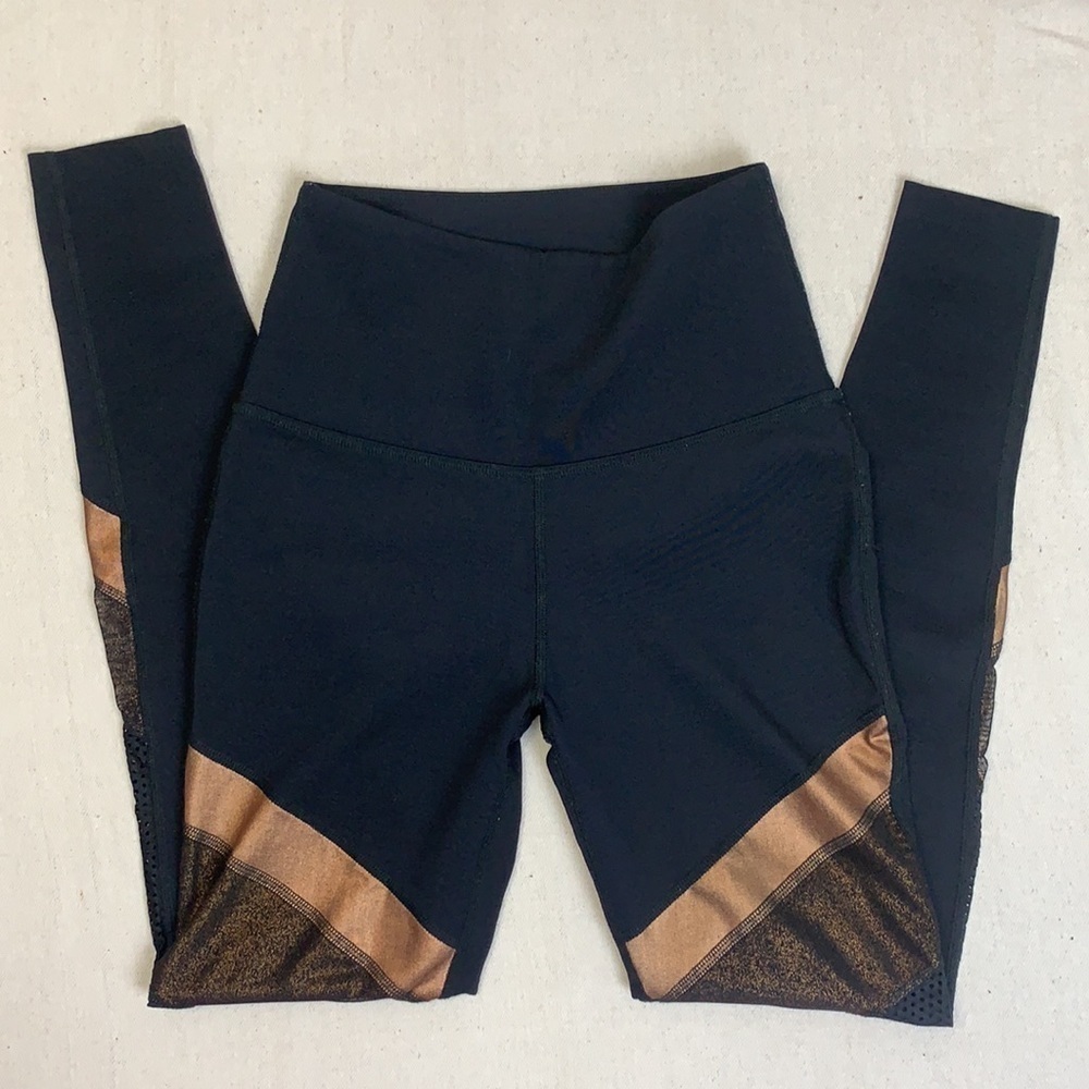 Beyond Yoga Limited Edition Black Soleil Leggings